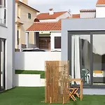 Presente Haven Walk To Ribeira D'ilhas, Reserve And Town Of Ribamar Apartment *
