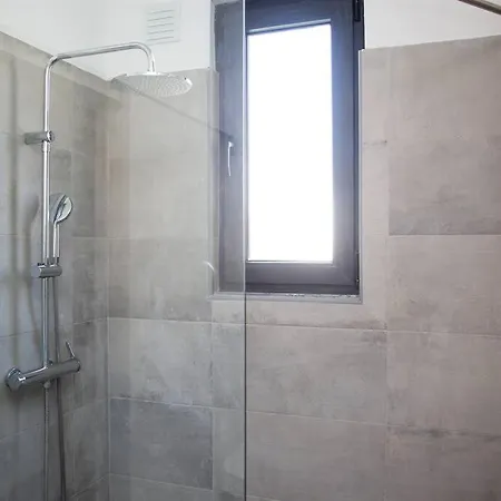 Presente Haven - Walk To Reserve & Town Holiday home *