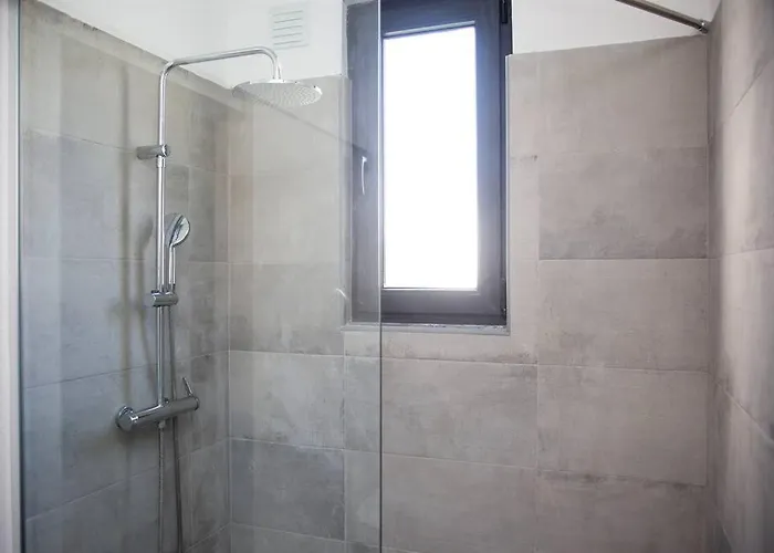 Presente Haven Studio Walk To Ribeira D'Ilhas, Reserve And Town Of Ribamar بيت للعطل *